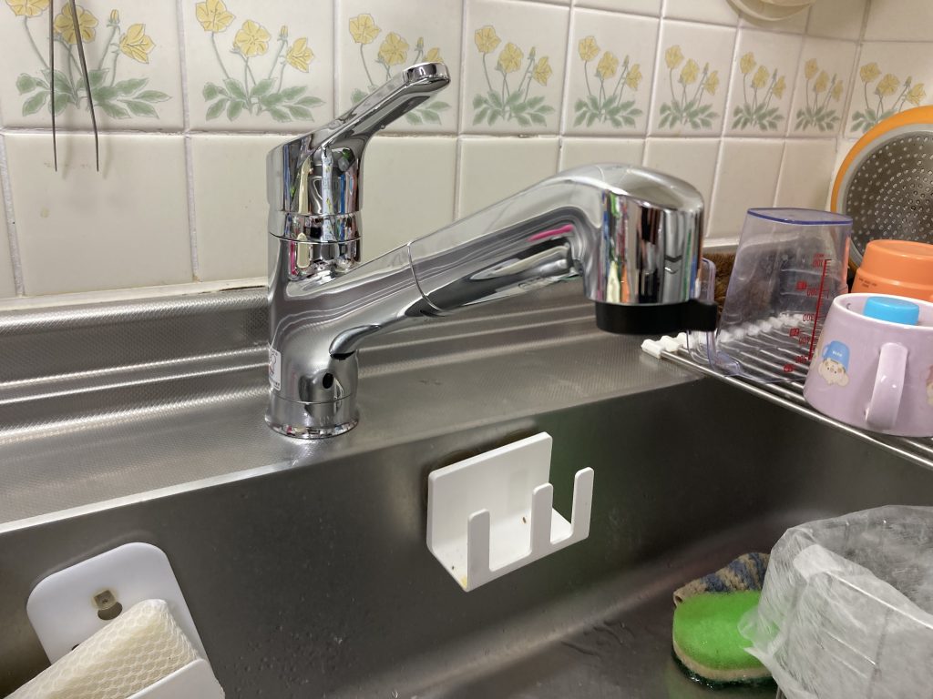 キッチン　ハンドシャワー付シングルレバー混合水栓取替　戸畑区